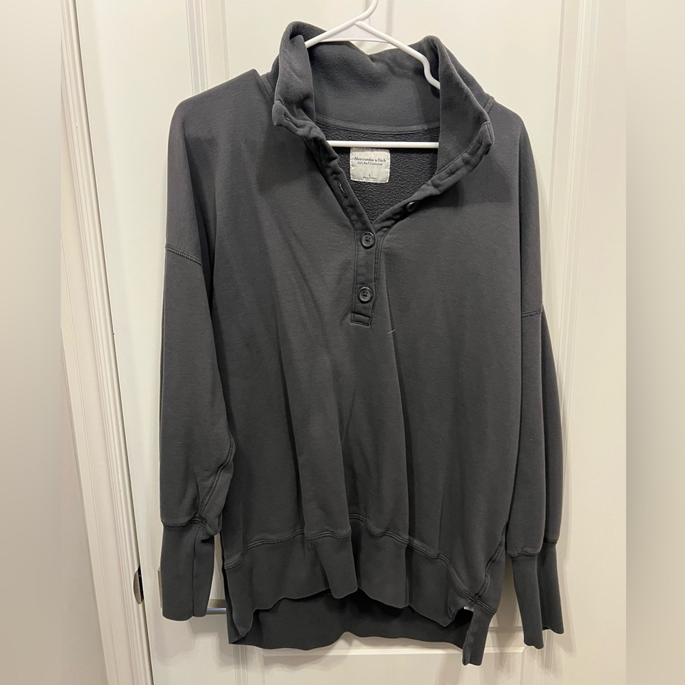 A&F Soft AF Collection - Madi Nelson Sweatshirt L Grey Button up collared